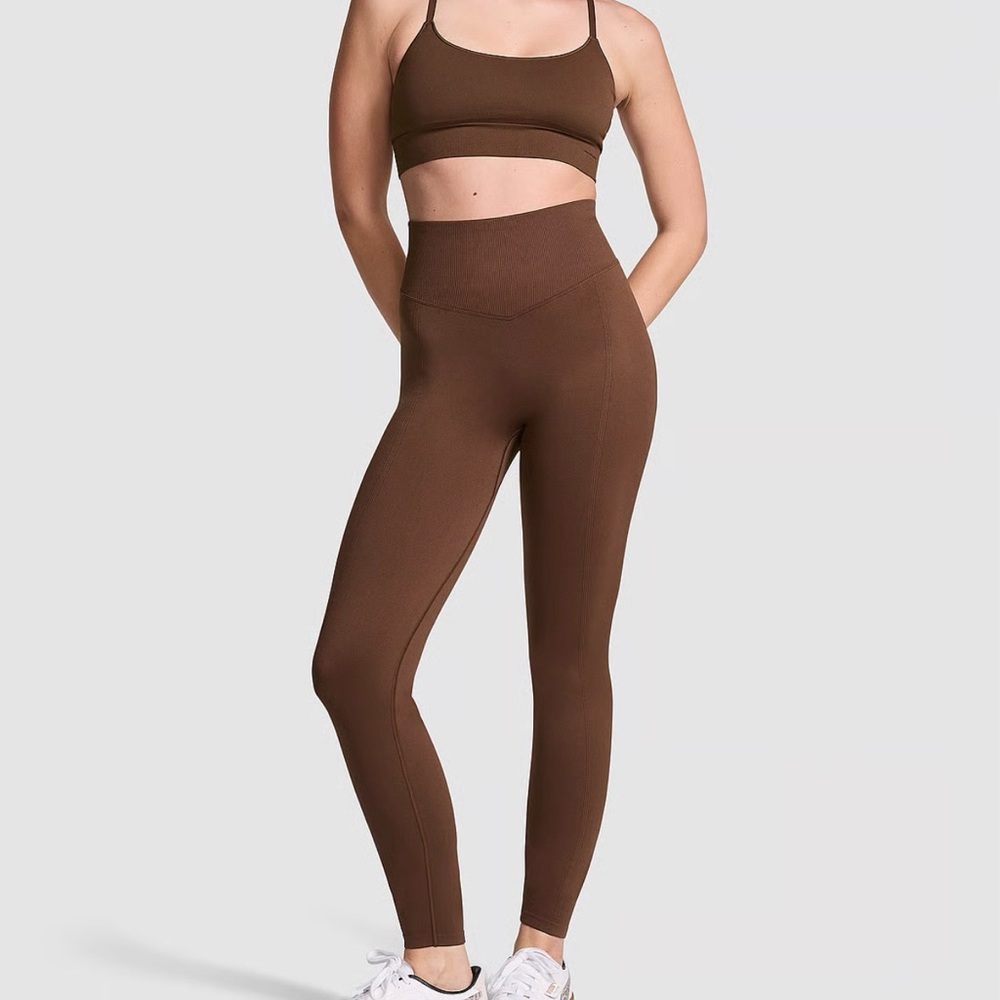 NWT Victoria’s Secret SET! Seamless Classic Leggings and Sports bra w zipper